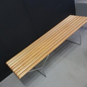 BANCO BERTÓIA RIPADO DE 1.80 INOX