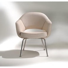 CADEIRA DALLAS COM BRAÇOS - COURO ECOLÓGICO