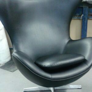 POLTRONA THE EGG - COURO NATURAL